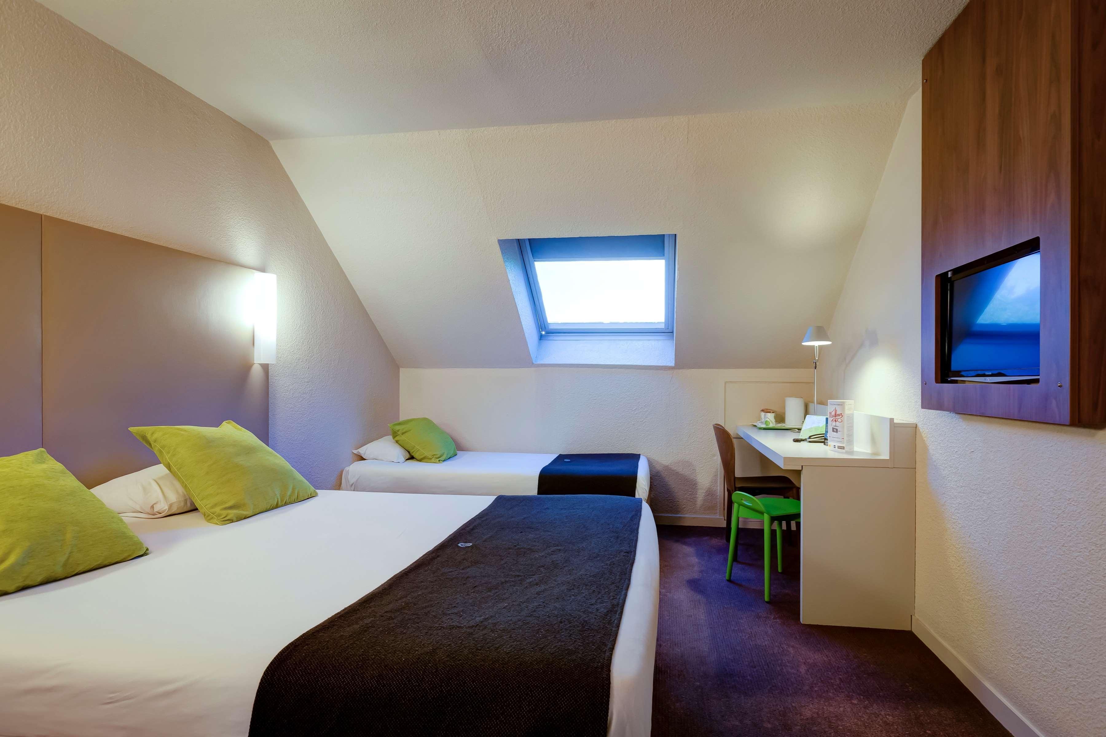 Campanile Geneve - Ferney-Voltaire Hotel Buitenkant foto