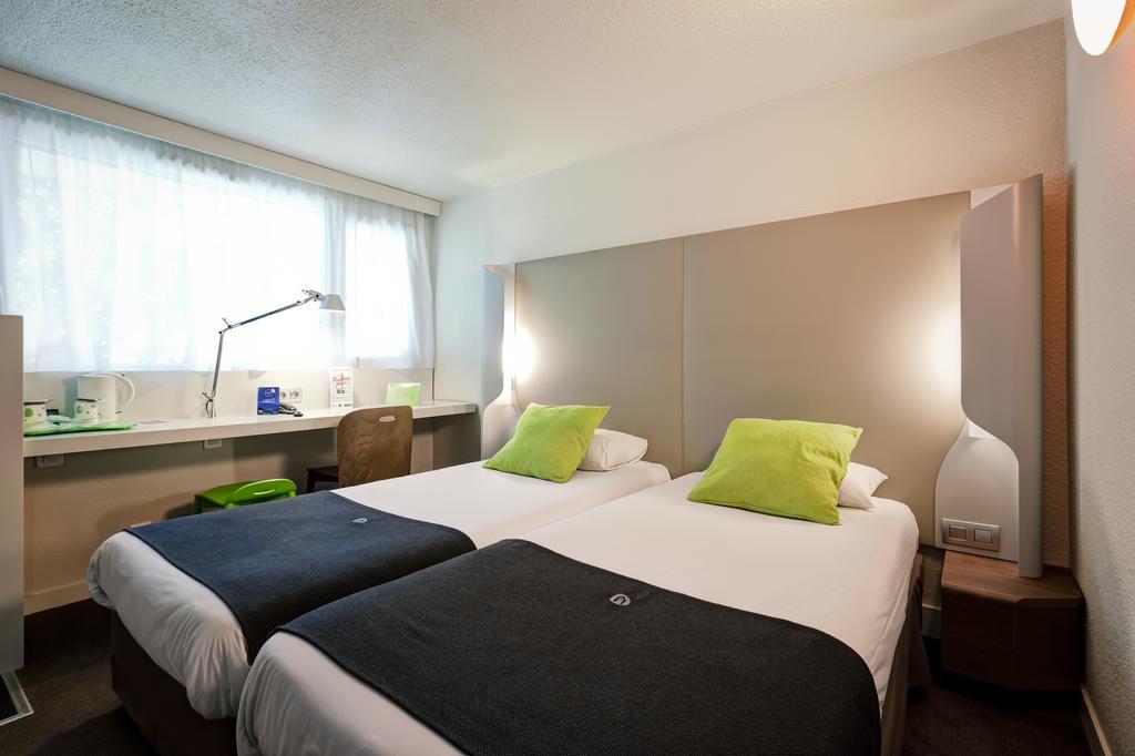 Campanile Geneve - Ferney-Voltaire Hotel Buitenkant foto