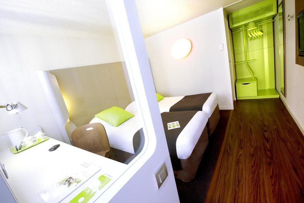 Campanile Geneve - Ferney-Voltaire Hotel Kamer foto