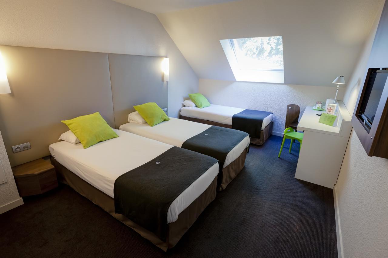 Campanile Geneve - Ferney-Voltaire Hotel Buitenkant foto